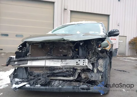 2018 Toyota Highlander z USA, uszkodzony, nr VIN 5TDJZRFH3JS849730